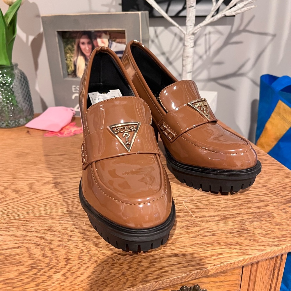 Guess Glossy Tan Patent Leather Heeled Loafer Boots (Size: 7) * NWOT - Picture 3 of 11